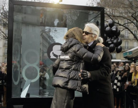 Calvin Klein Interactive Advertising Cube in Paris