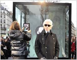 Calvin Klein Interactive Advertising Cube in Paris